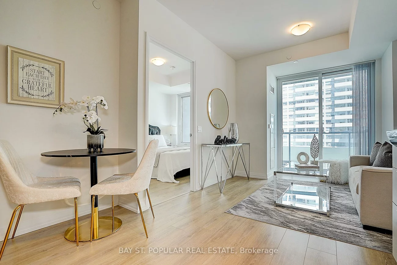 50, Dunfield, Mount Pleasant West, Toronto