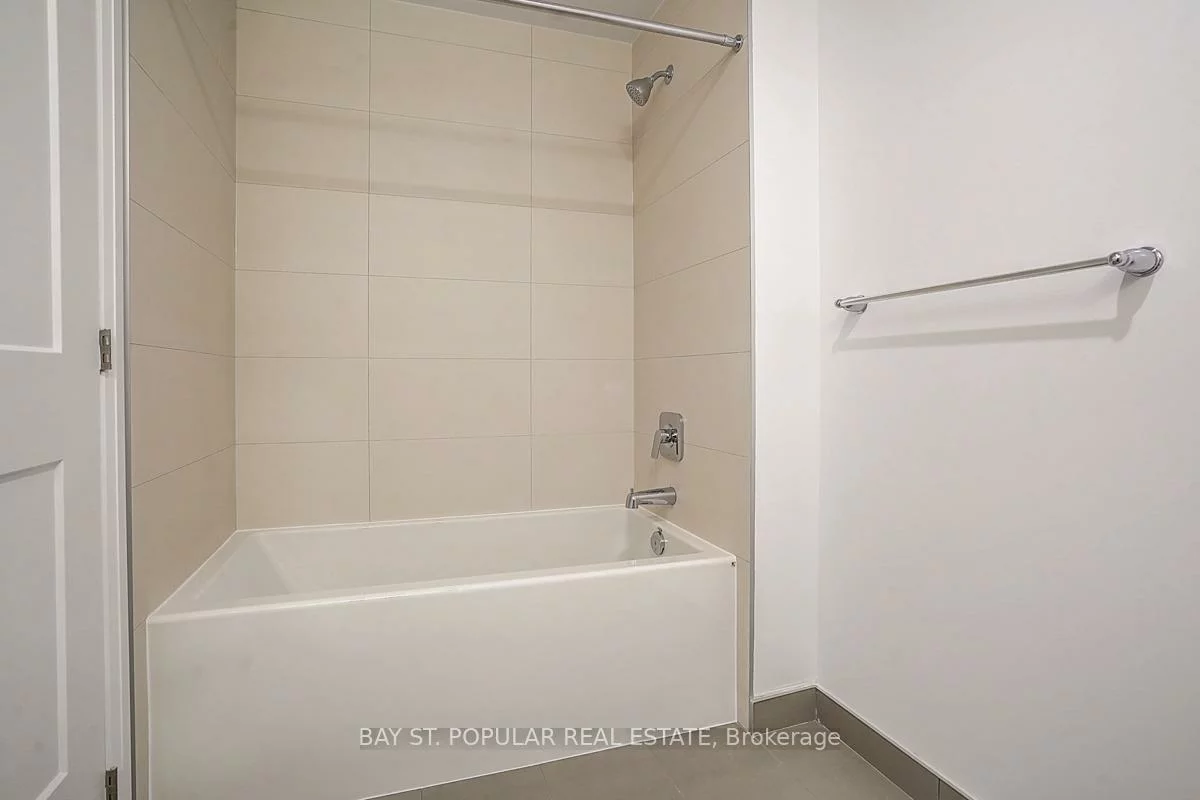 50, Dunfield, Mount Pleasant West, Toronto