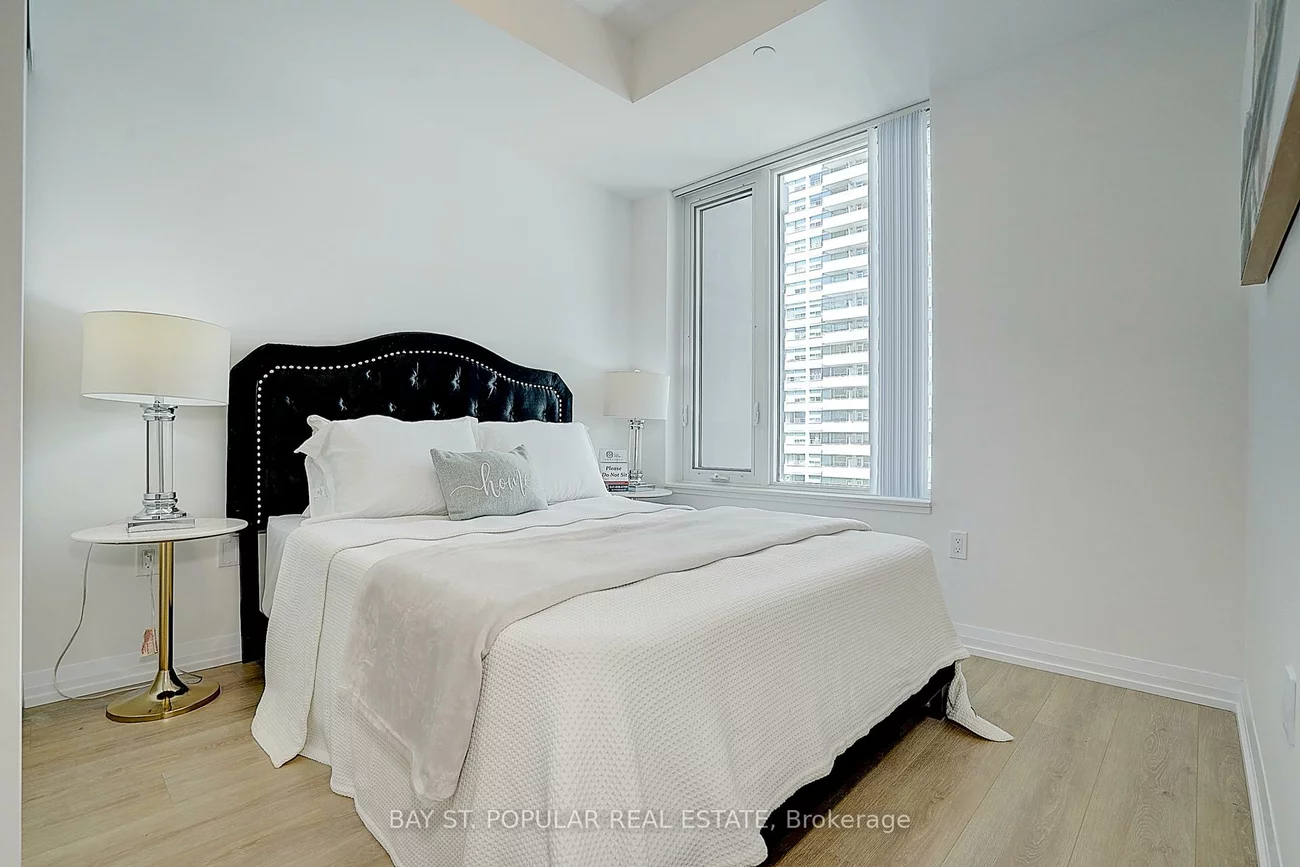 50, Dunfield, Mount Pleasant West, Toronto