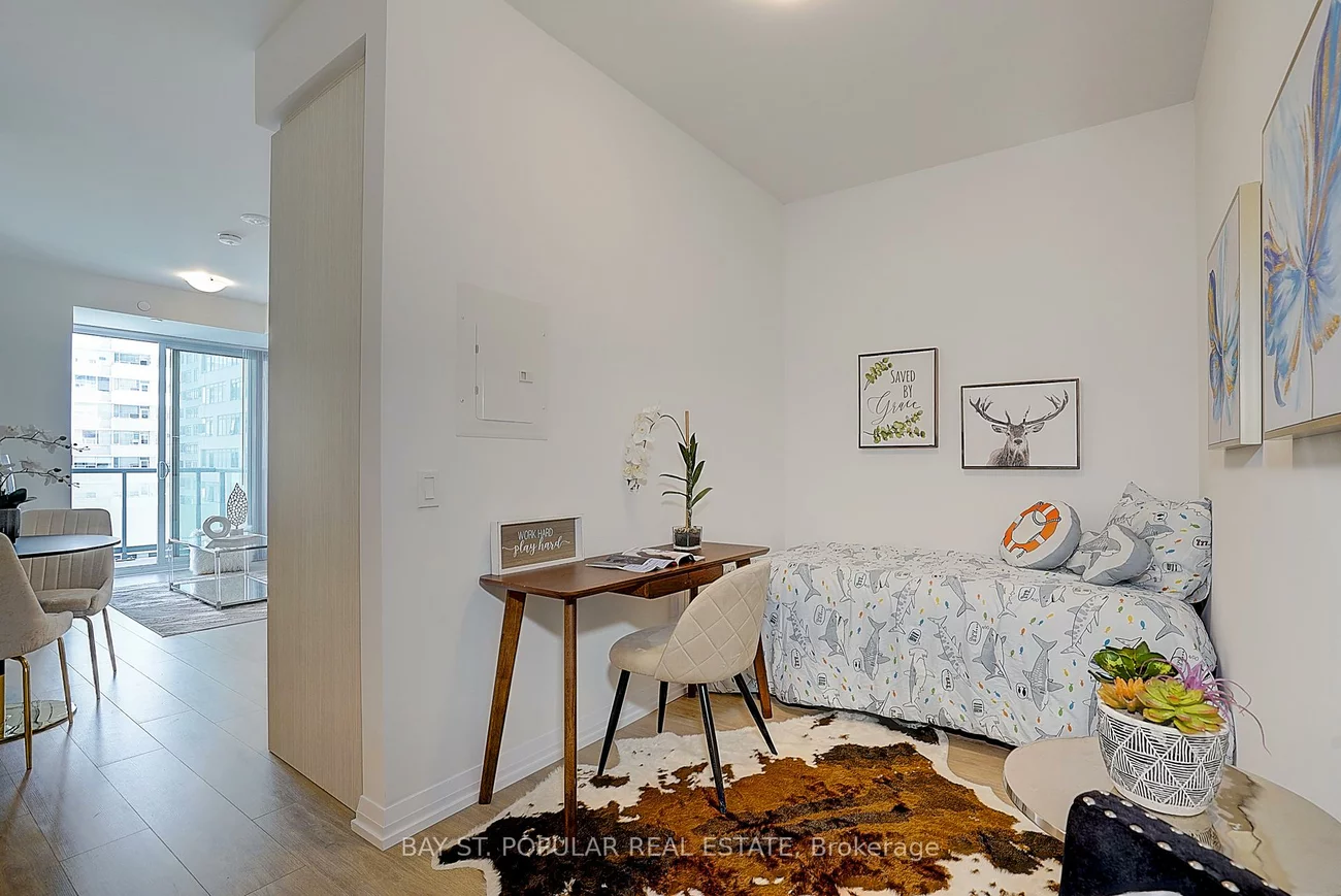 50, Dunfield, Mount Pleasant West, Toronto