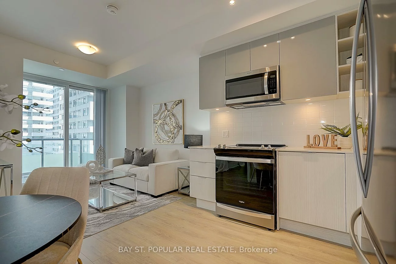 50, Dunfield, Mount Pleasant West, Toronto