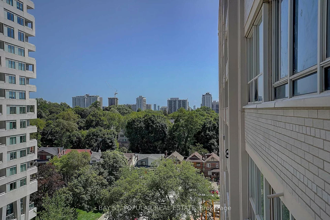 50, Dunfield, Mount Pleasant West, Toronto