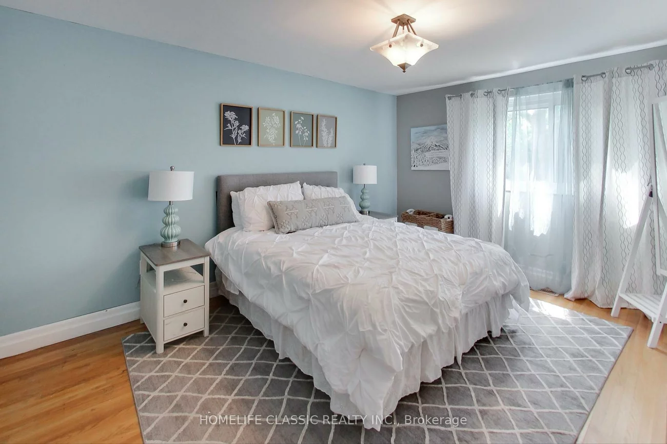 108, Wild Briarway, Bayview Village, Toronto
