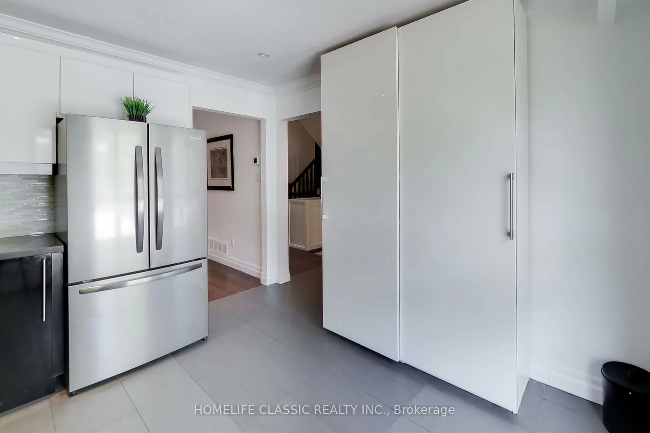 108, Wild Briarway, Bayview Village, Toronto
