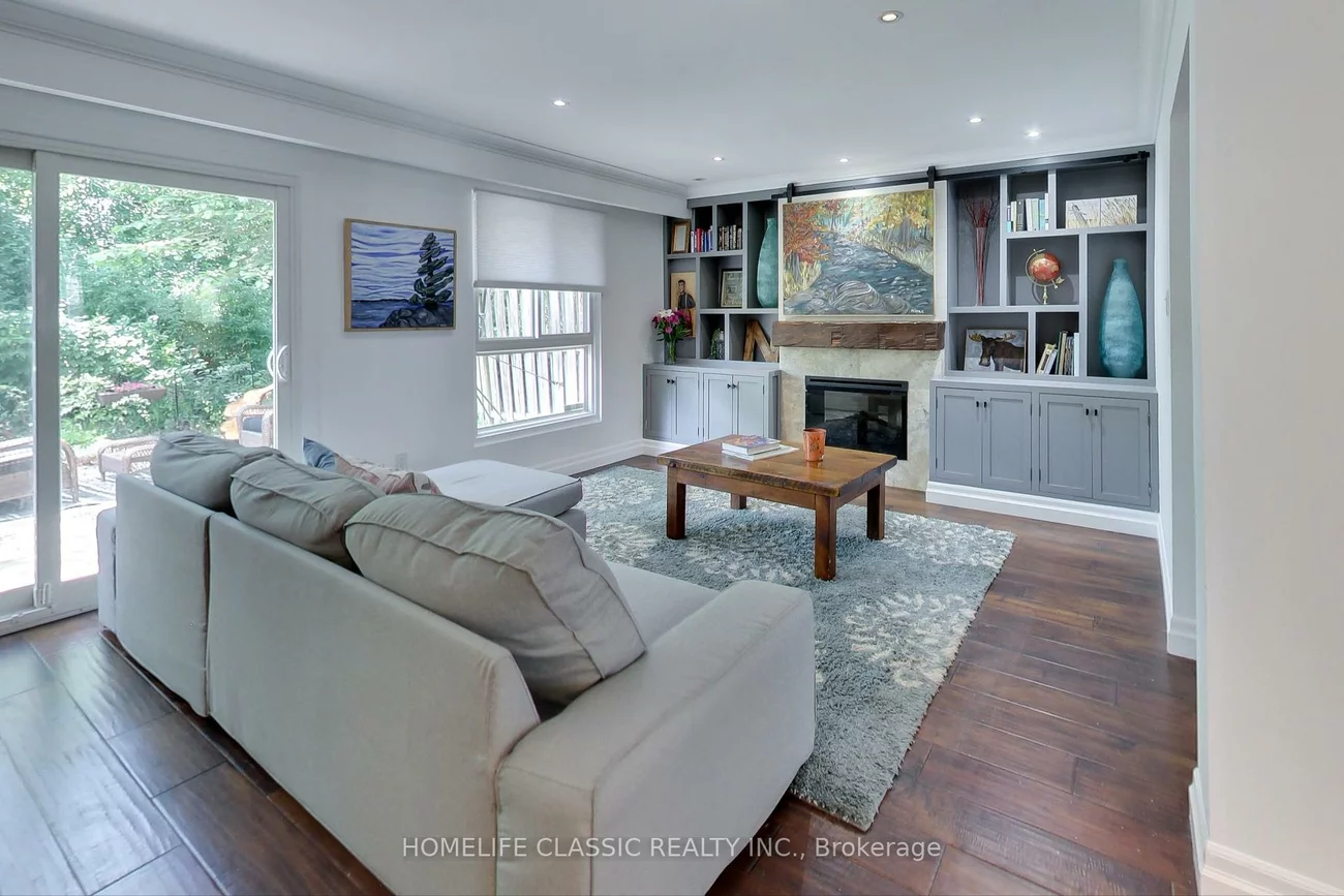 108, Wild Briarway, Bayview Village, Toronto