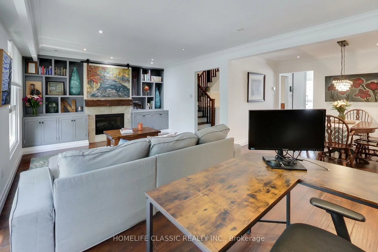 108, Wild Briarway, Bayview Village, Toronto