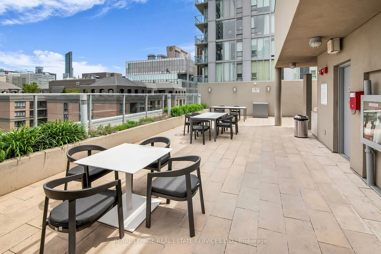 21, Nelson, Waterfront Communities C1, Toronto