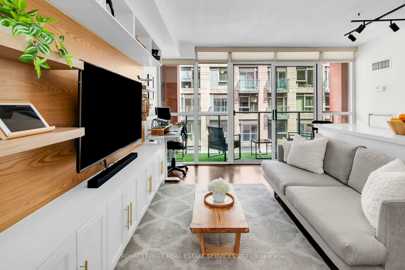21, Nelson, Waterfront Communities C1, Toronto