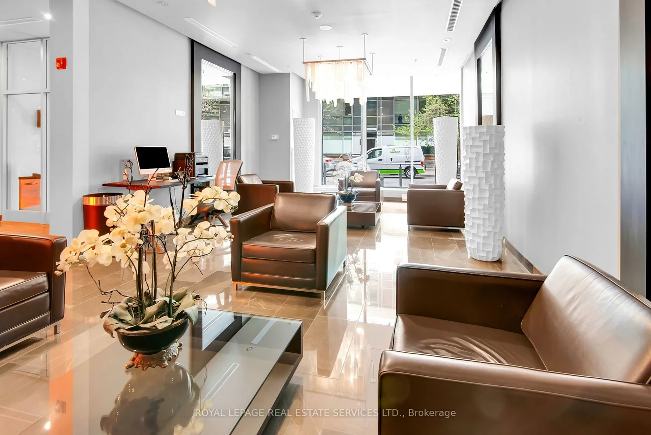 21, Nelson, Waterfront Communities C1, Toronto