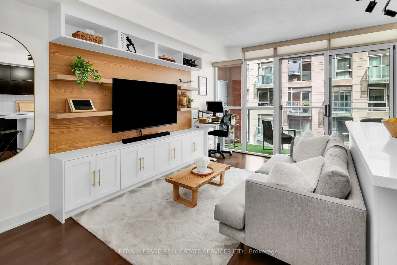 21, Nelson, Waterfront Communities C1, Toronto