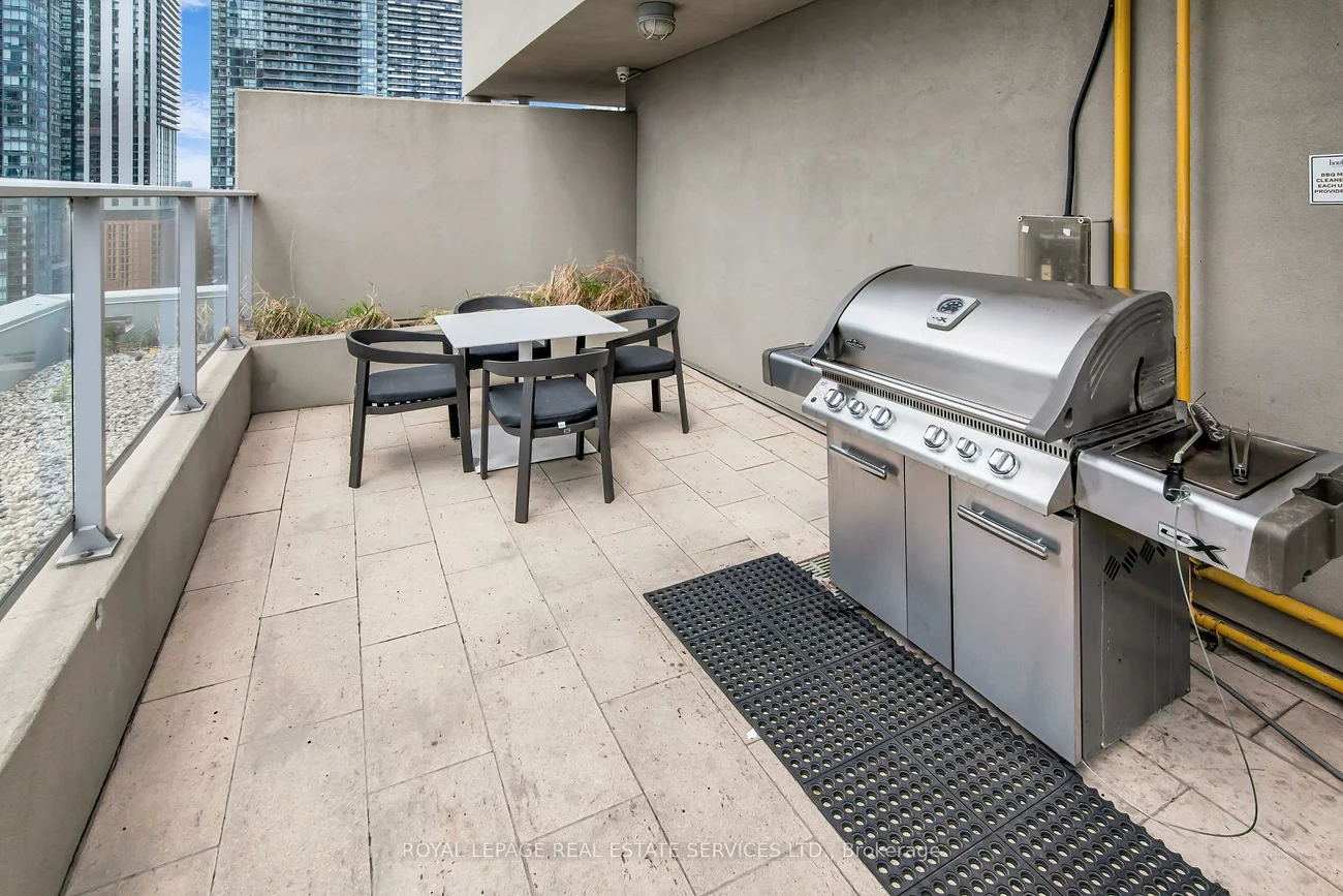 21, Nelson, Waterfront Communities C1, Toronto