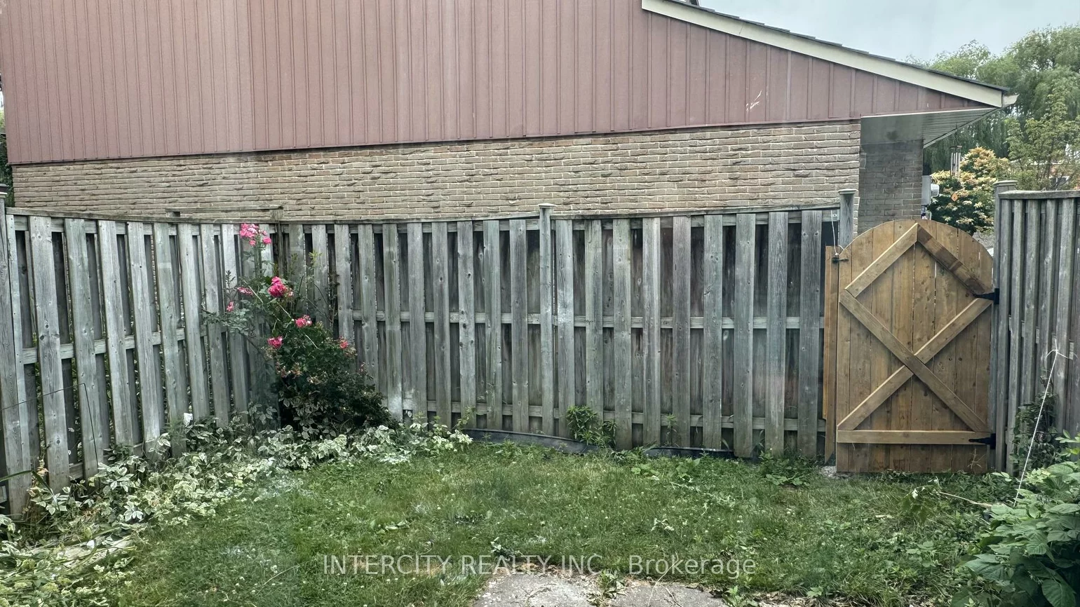 24, Woody Vine, Bayview Village, Toronto