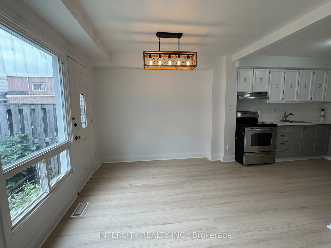 24, Woody Vine, Bayview Village, Toronto
