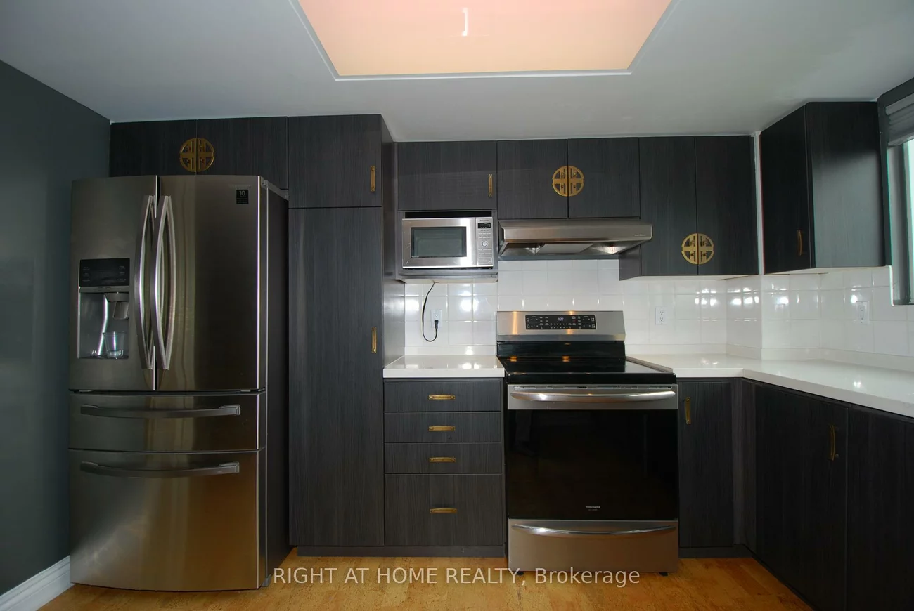 18, Concorde, Banbury-Don Mills, Toronto