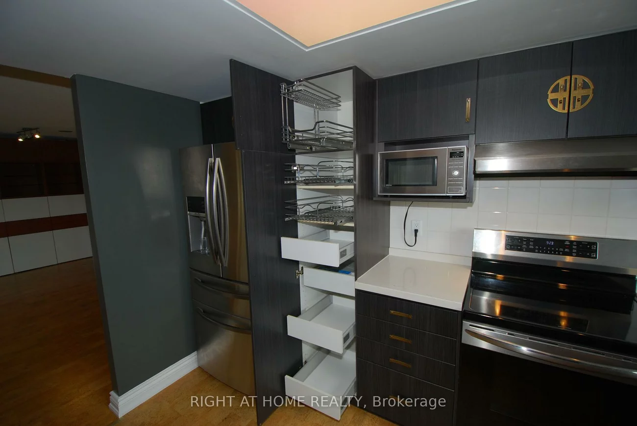 18, Concorde, Banbury-Don Mills, Toronto