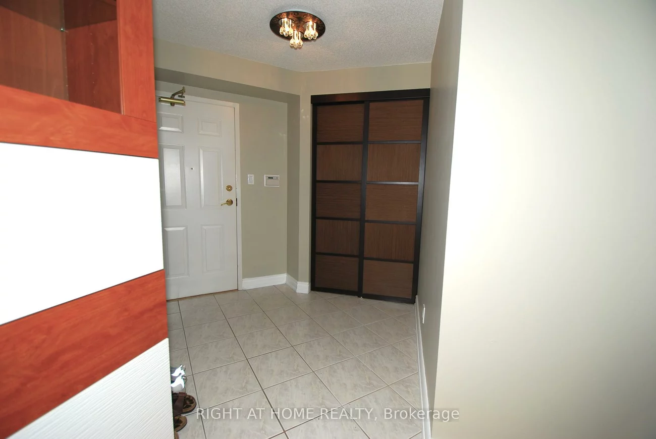 18, Concorde, Banbury-Don Mills, Toronto