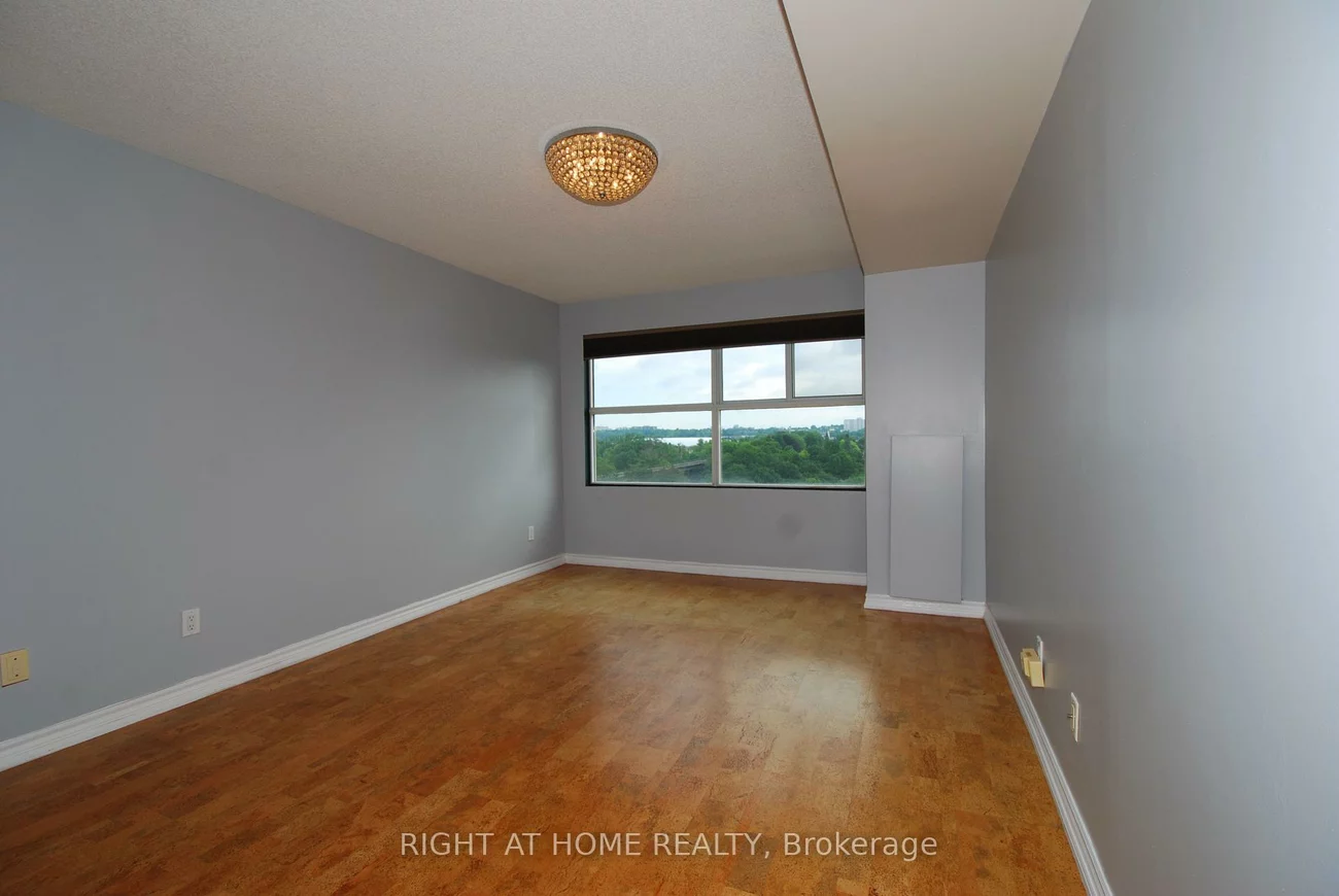 18, Concorde, Banbury-Don Mills, Toronto