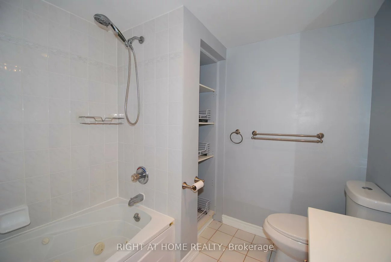 18, Concorde, Banbury-Don Mills, Toronto
