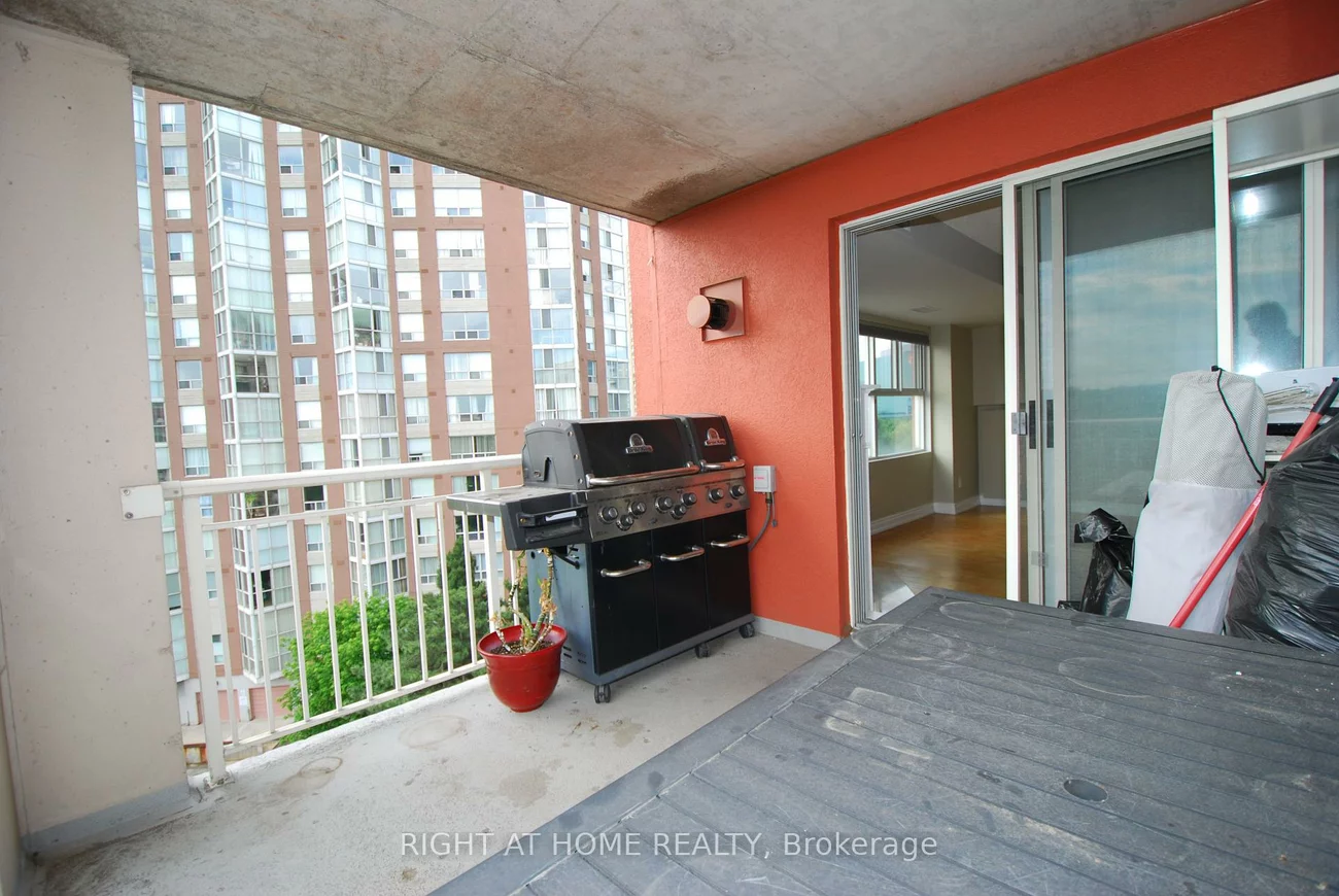 18, Concorde, Banbury-Don Mills, Toronto