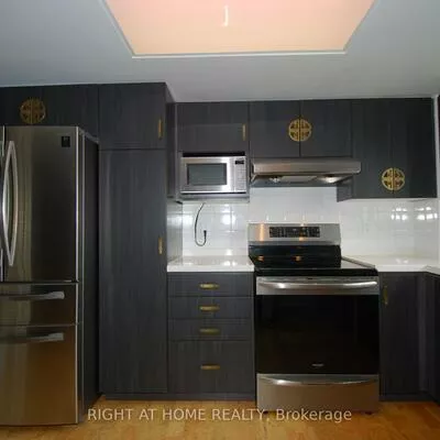 18, Concorde, Banbury-Don Mills, Toronto