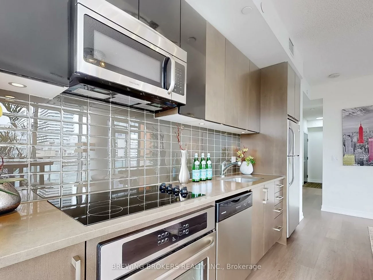 89, Dunfield, Mount Pleasant West, Toronto