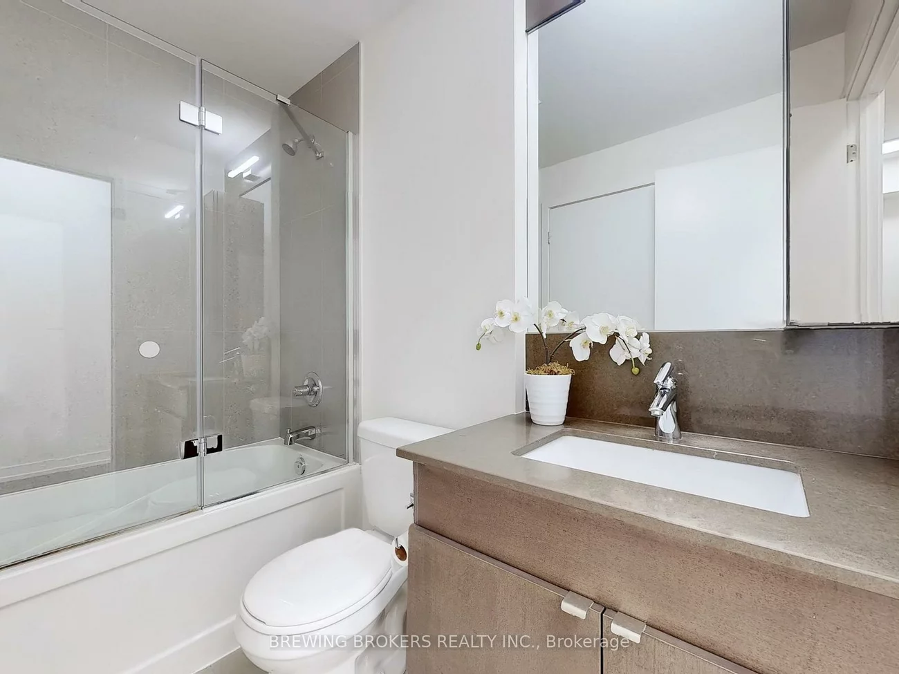 89, Dunfield, Mount Pleasant West, Toronto