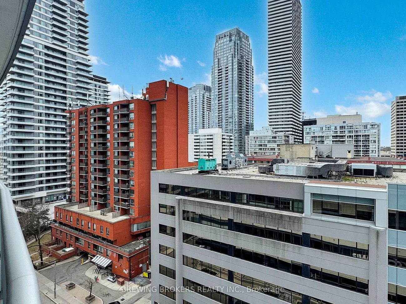 89, Dunfield, Mount Pleasant West, Toronto