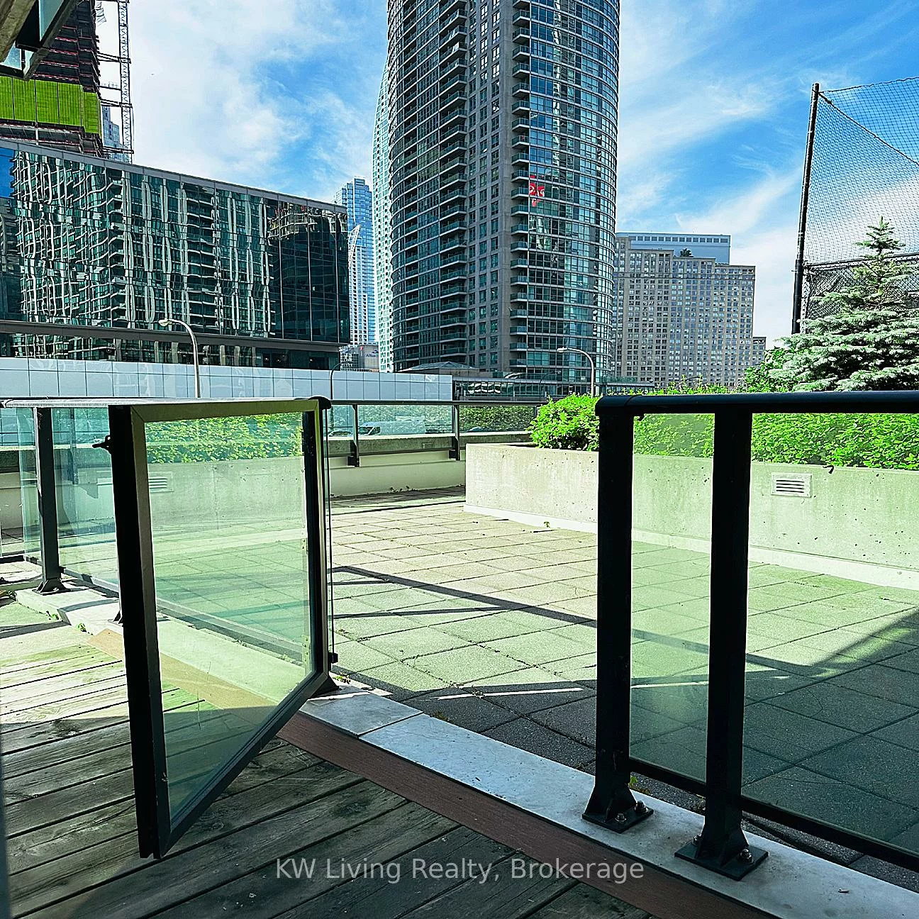 18, Harbour, Waterfront Communities C1, Toronto