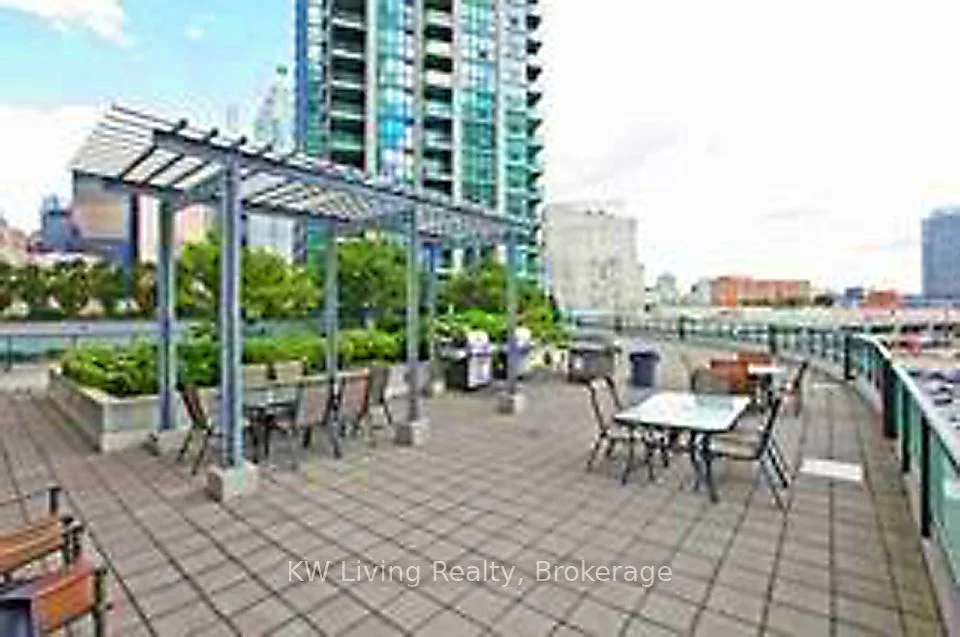 18, Harbour, Waterfront Communities C1, Toronto