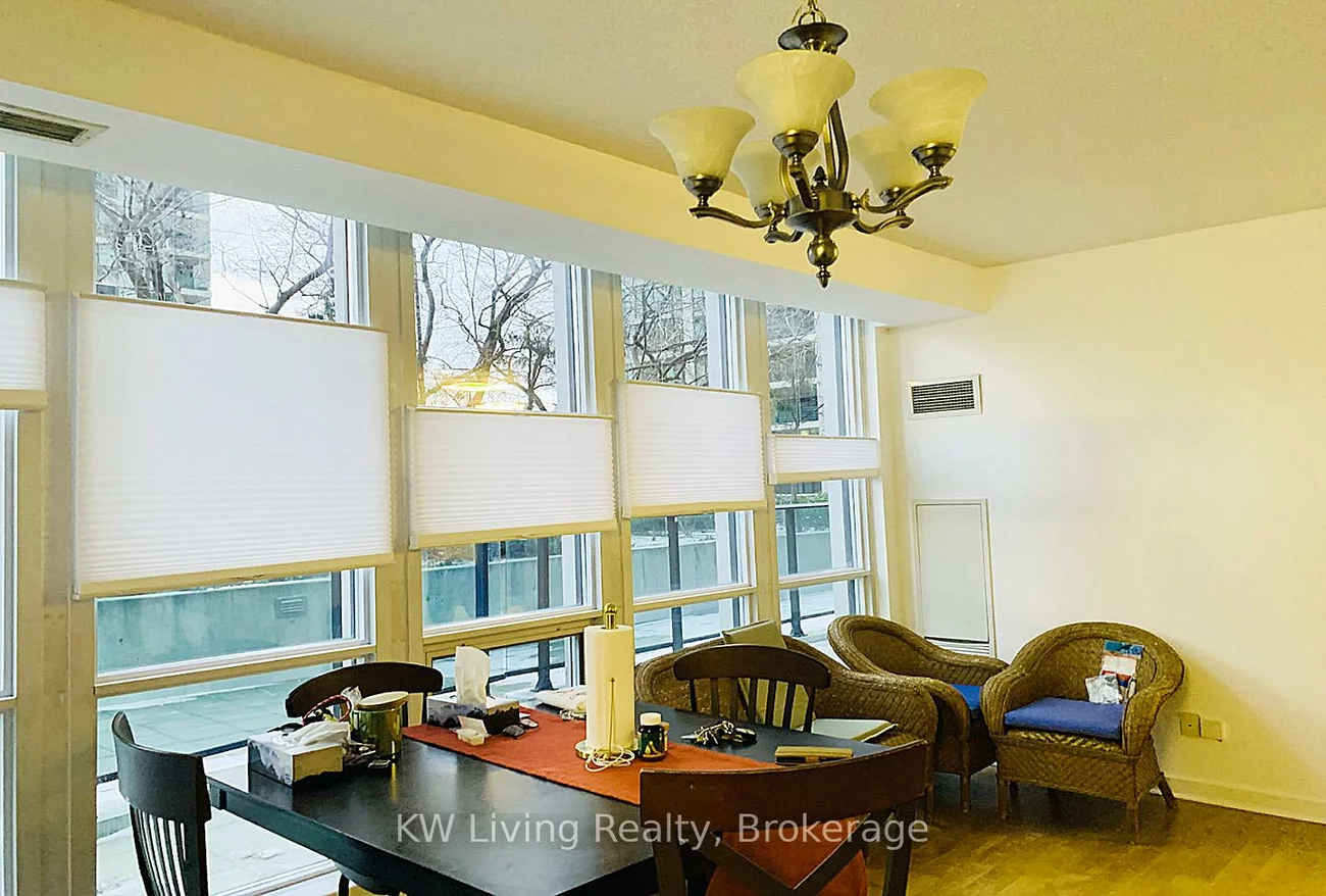 18, Harbour, Waterfront Communities C1, Toronto