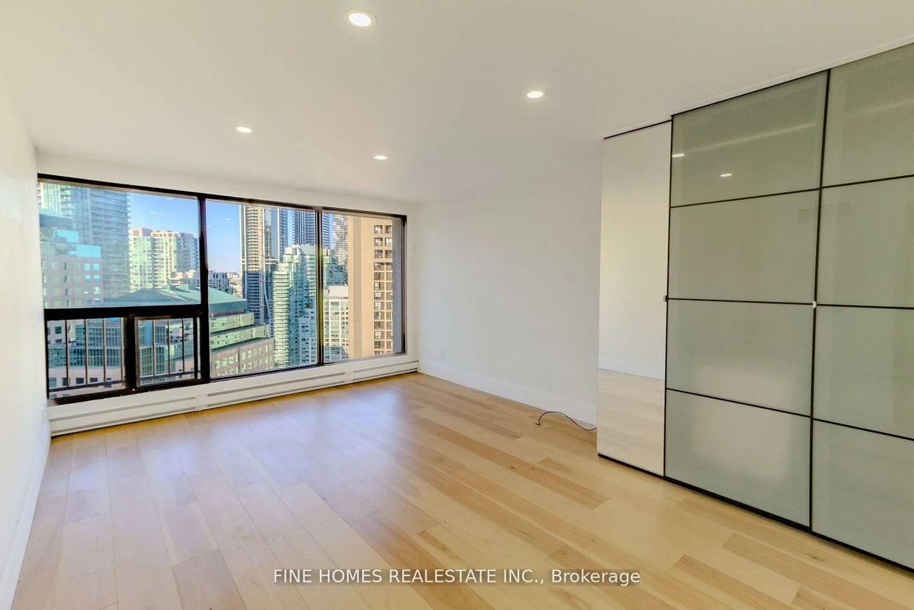 55, Harbour, Waterfront Communities C1, Toronto