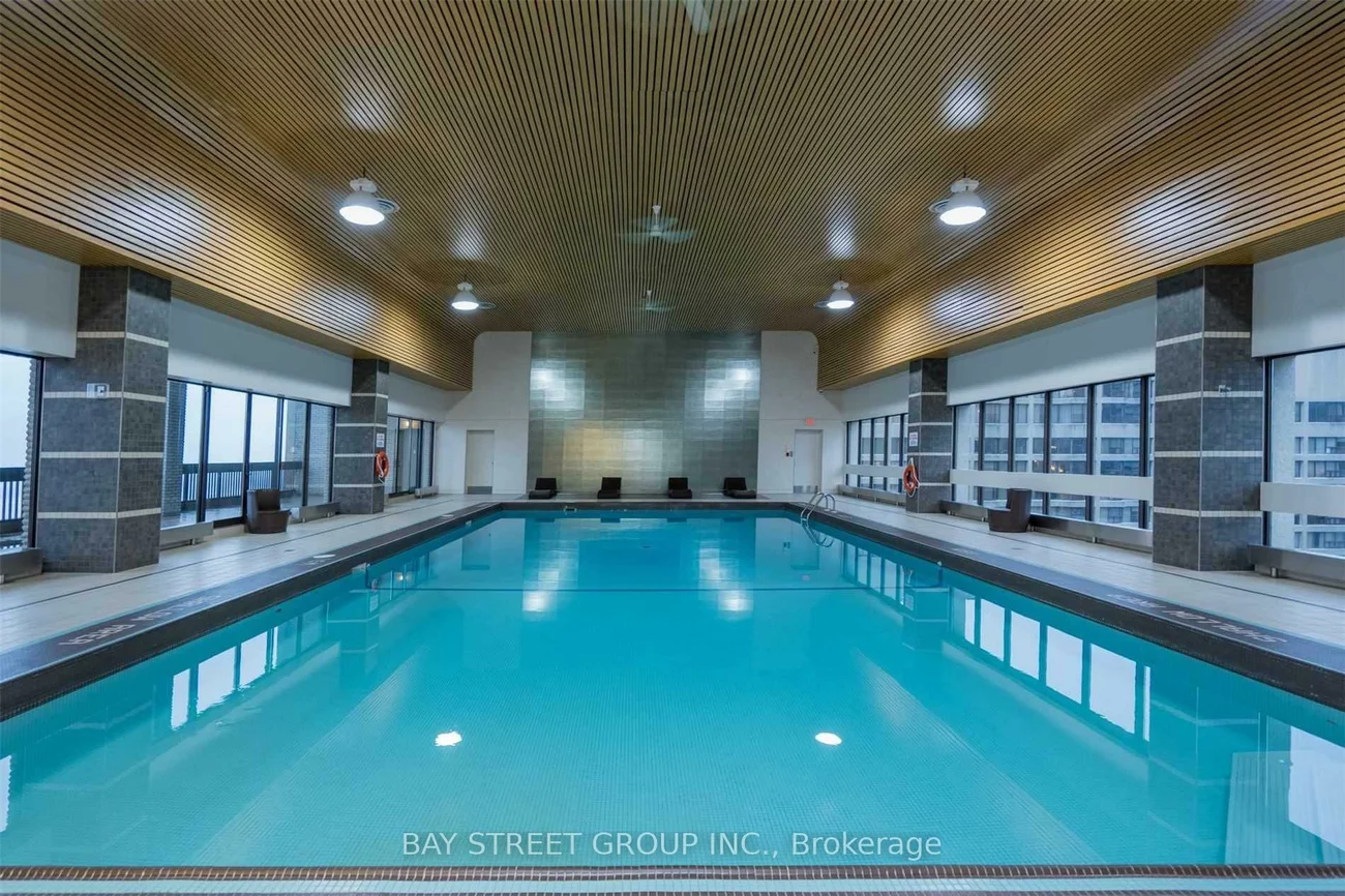 33, Harbour, Waterfront Communities C1, Toronto