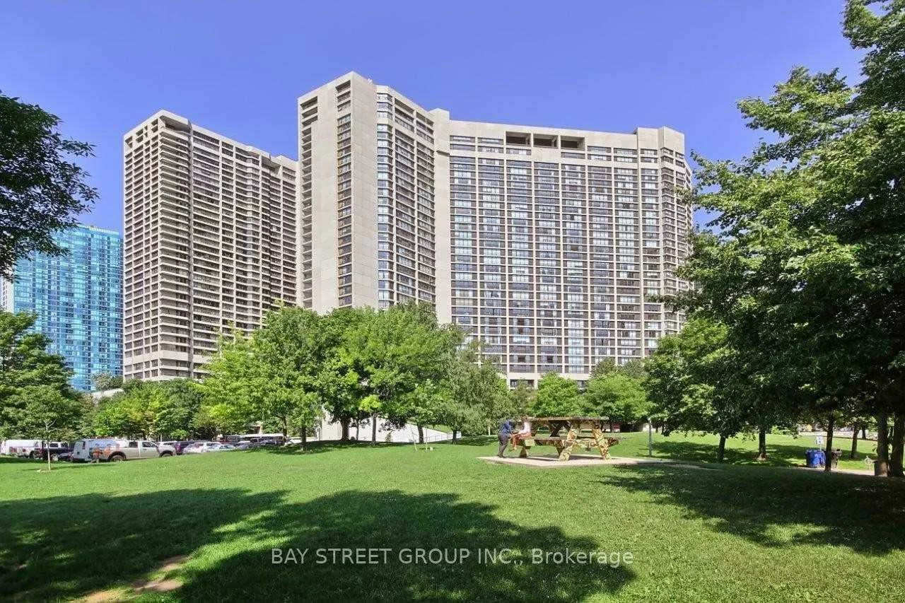 33, Harbour, Waterfront Communities C1, Toronto