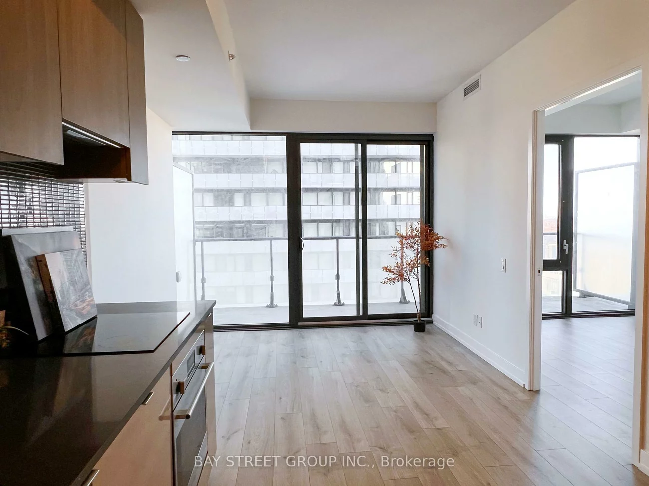 161, Roehampton, Mount Pleasant West, Toronto