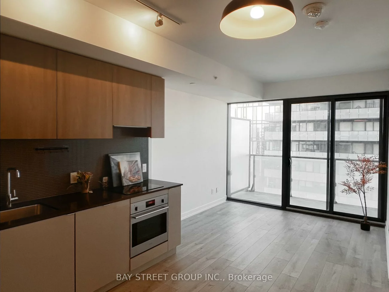 161, Roehampton, Mount Pleasant West, Toronto