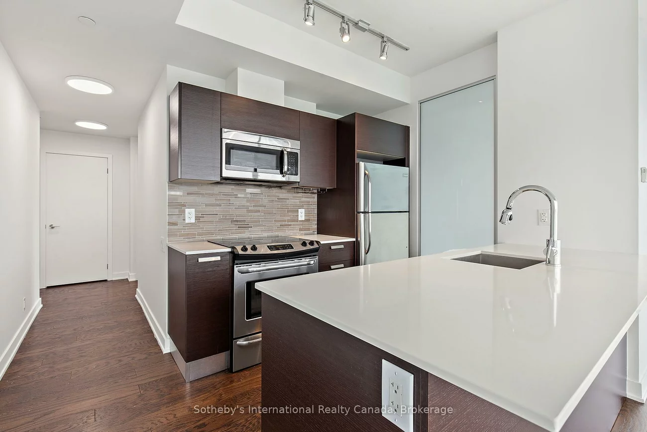 1815, Yonge, Mount Pleasant East, Toronto