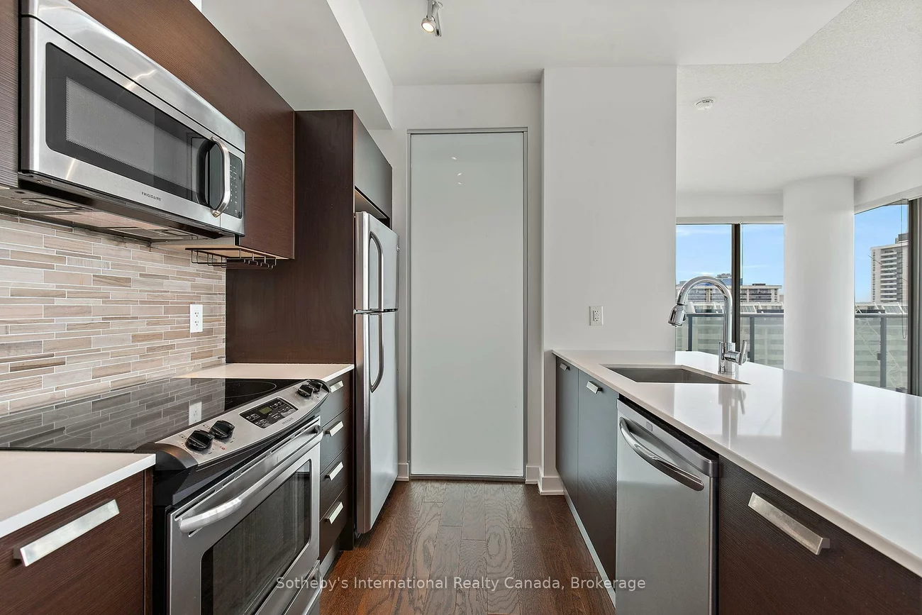 1815, Yonge, Mount Pleasant East, Toronto