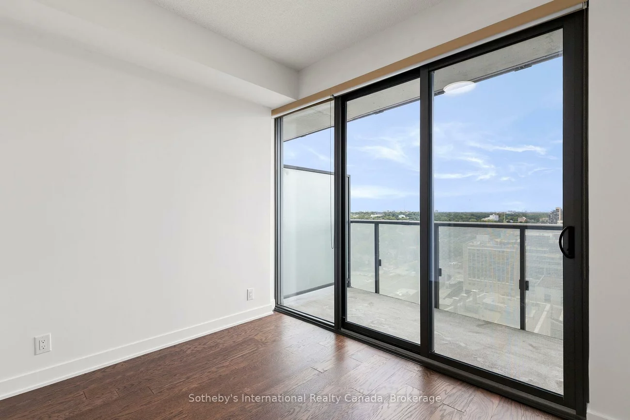 1815, Yonge, Mount Pleasant East, Toronto