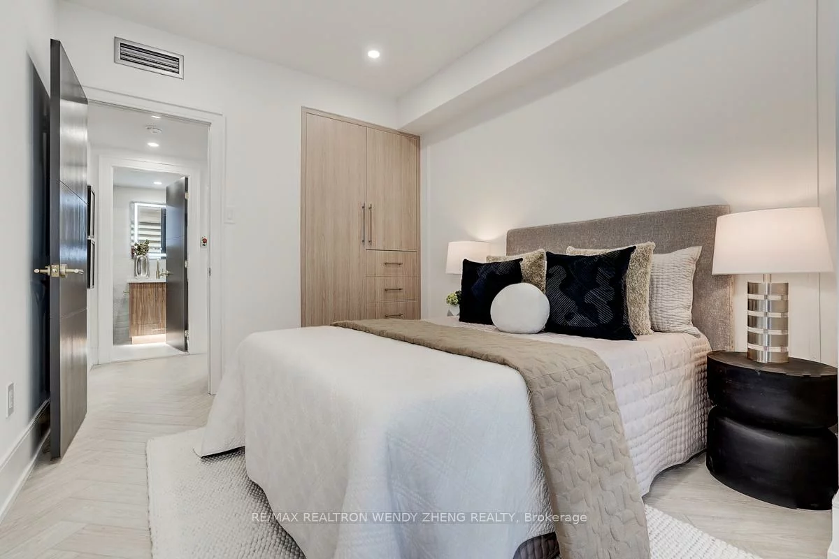 65, SPRING GARDEN, Willowdale East, Toronto