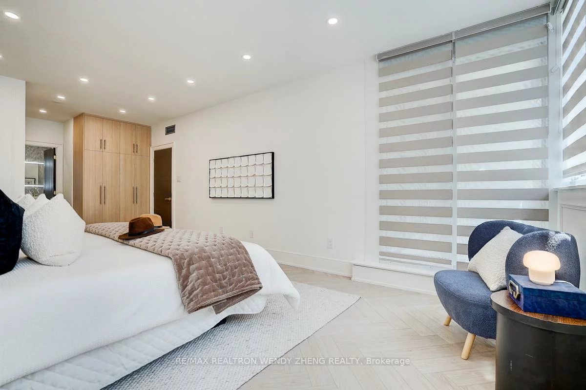 65, SPRING GARDEN, Willowdale East, Toronto