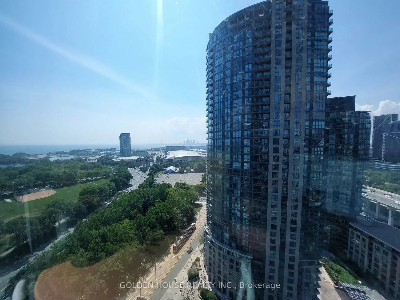 215, Fort York, Niagara, Toronto