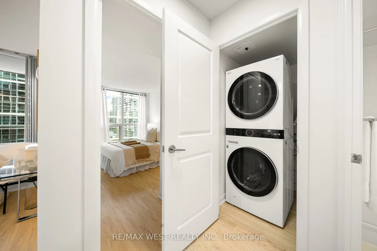 4978, Yonge, Lansing-Westgate, Toronto
