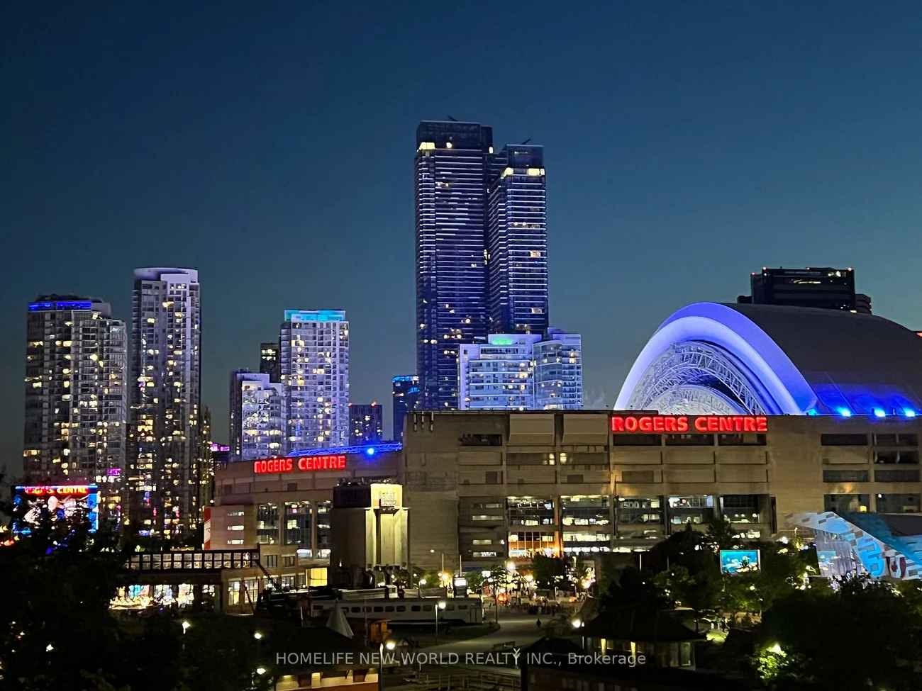 51, Lower Simcoe, Waterfront Communities C1, Toronto