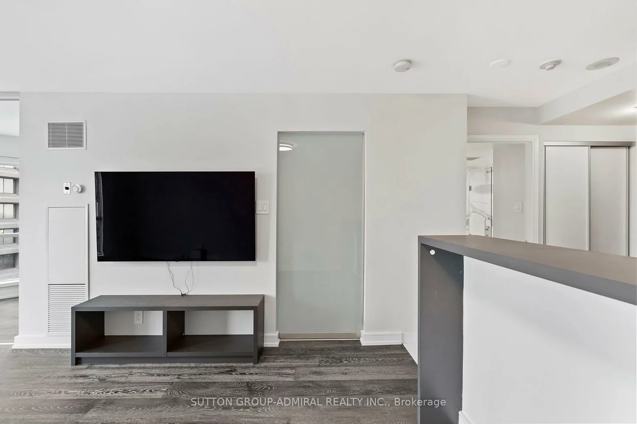 10, Yonge, Waterfront Communities C1, Toronto