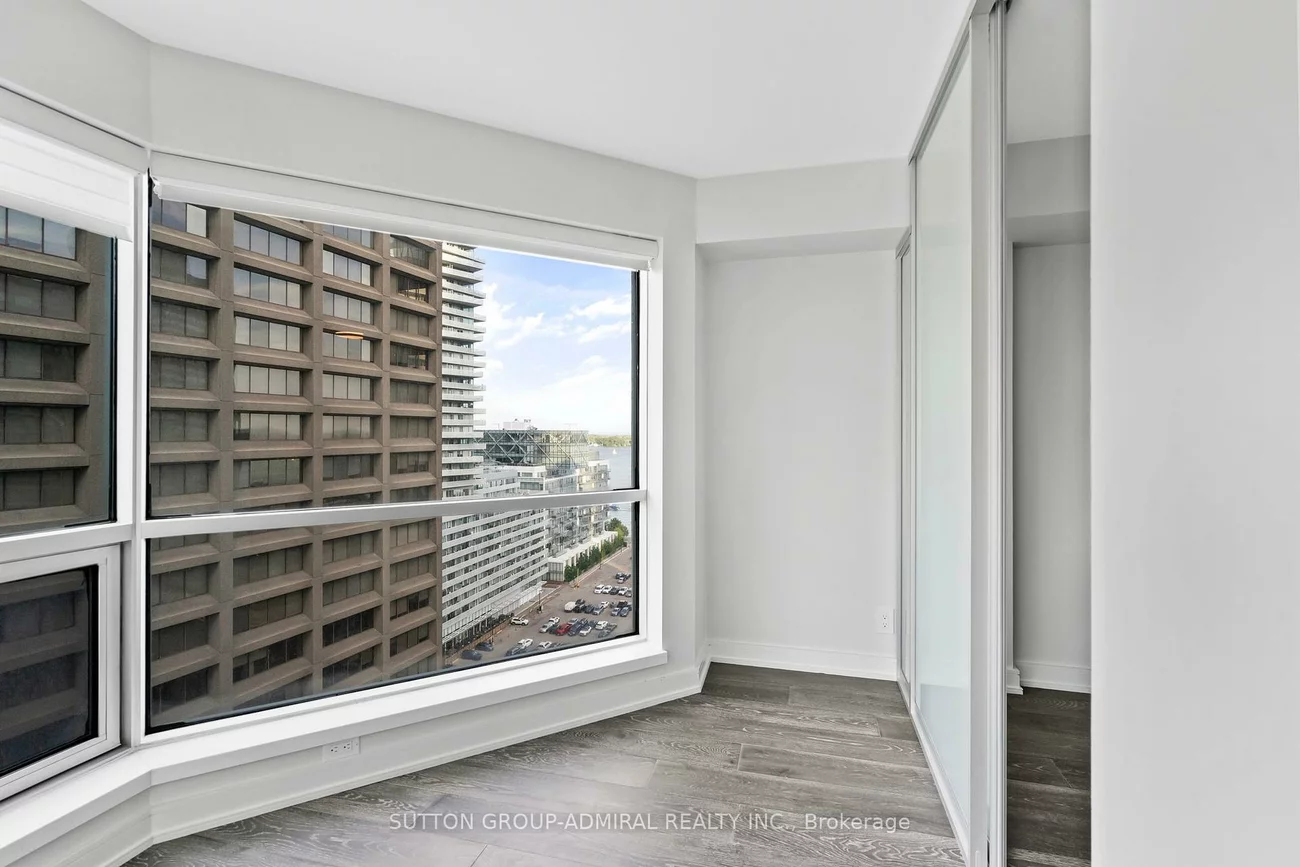 10, Yonge, Waterfront Communities C1, Toronto