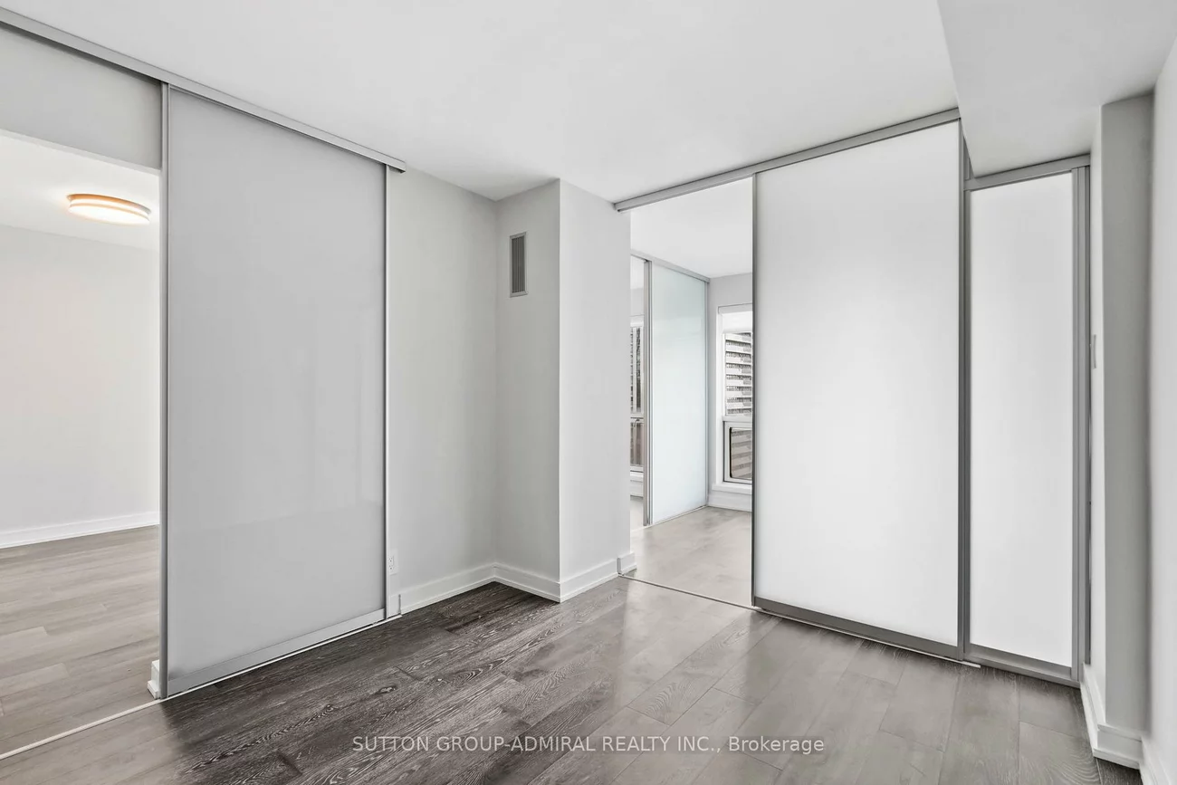 10, Yonge, Waterfront Communities C1, Toronto