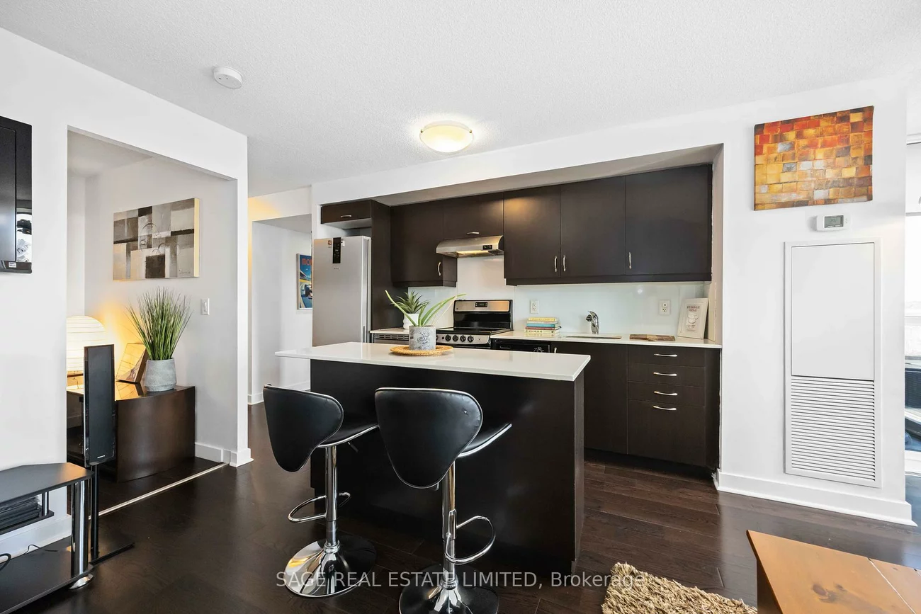 320, Richmond, Moss Park, Toronto