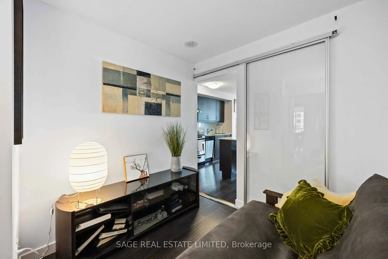 320, Richmond, Moss Park, Toronto