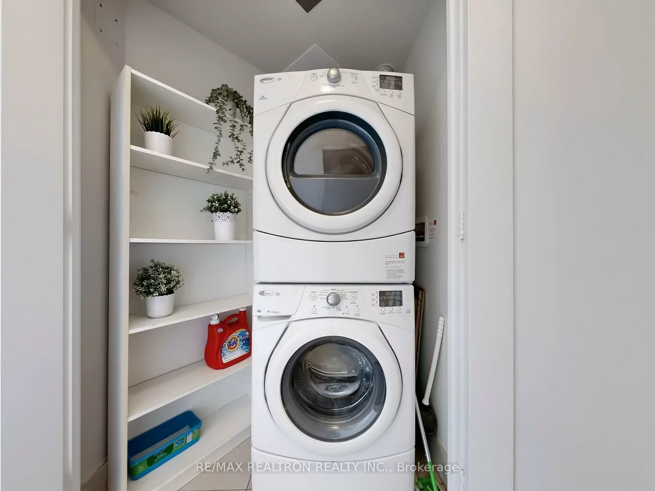 2, Anndale, Willowdale East, Toronto