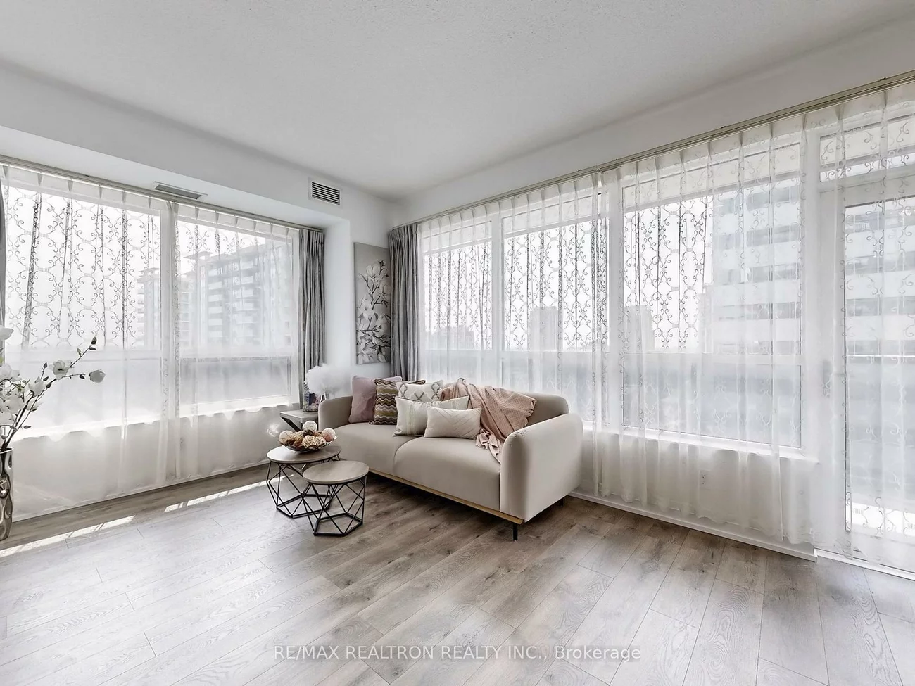 2, Anndale, Willowdale East, Toronto